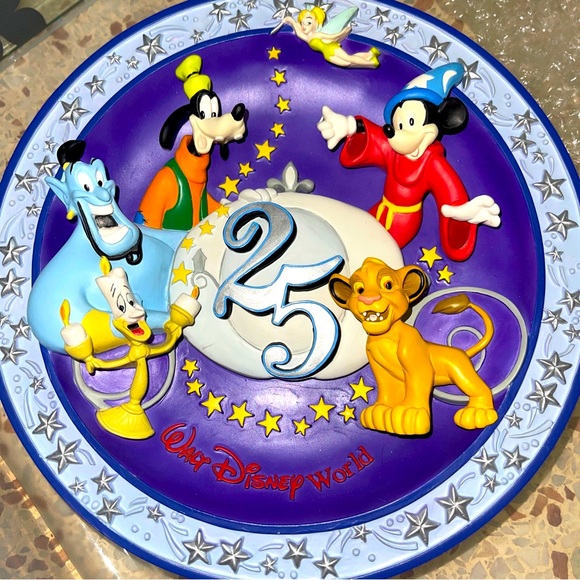 3D Disney Plate - Picture 1 of 5